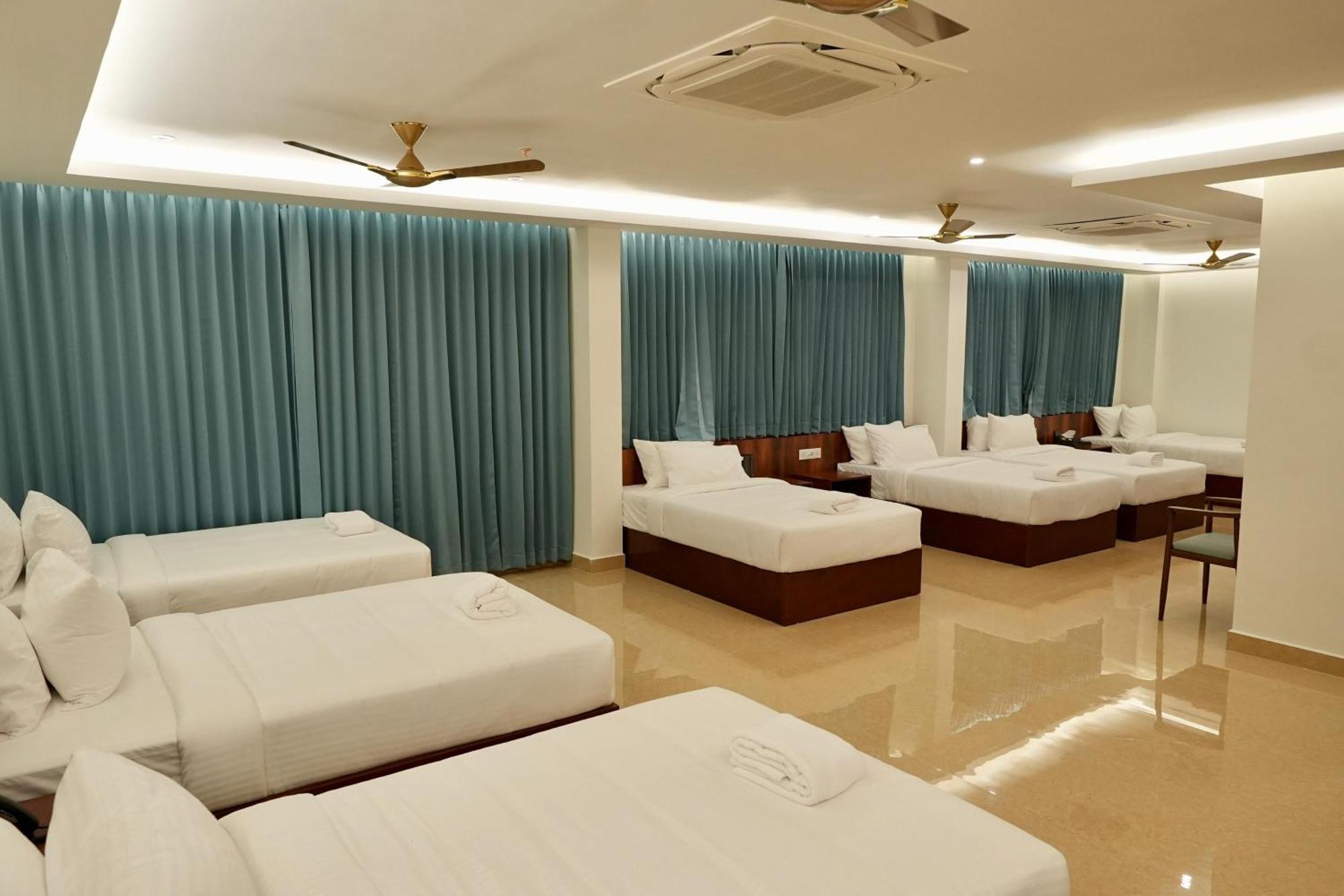 Le Royale Palace Karaikal Exterior foto