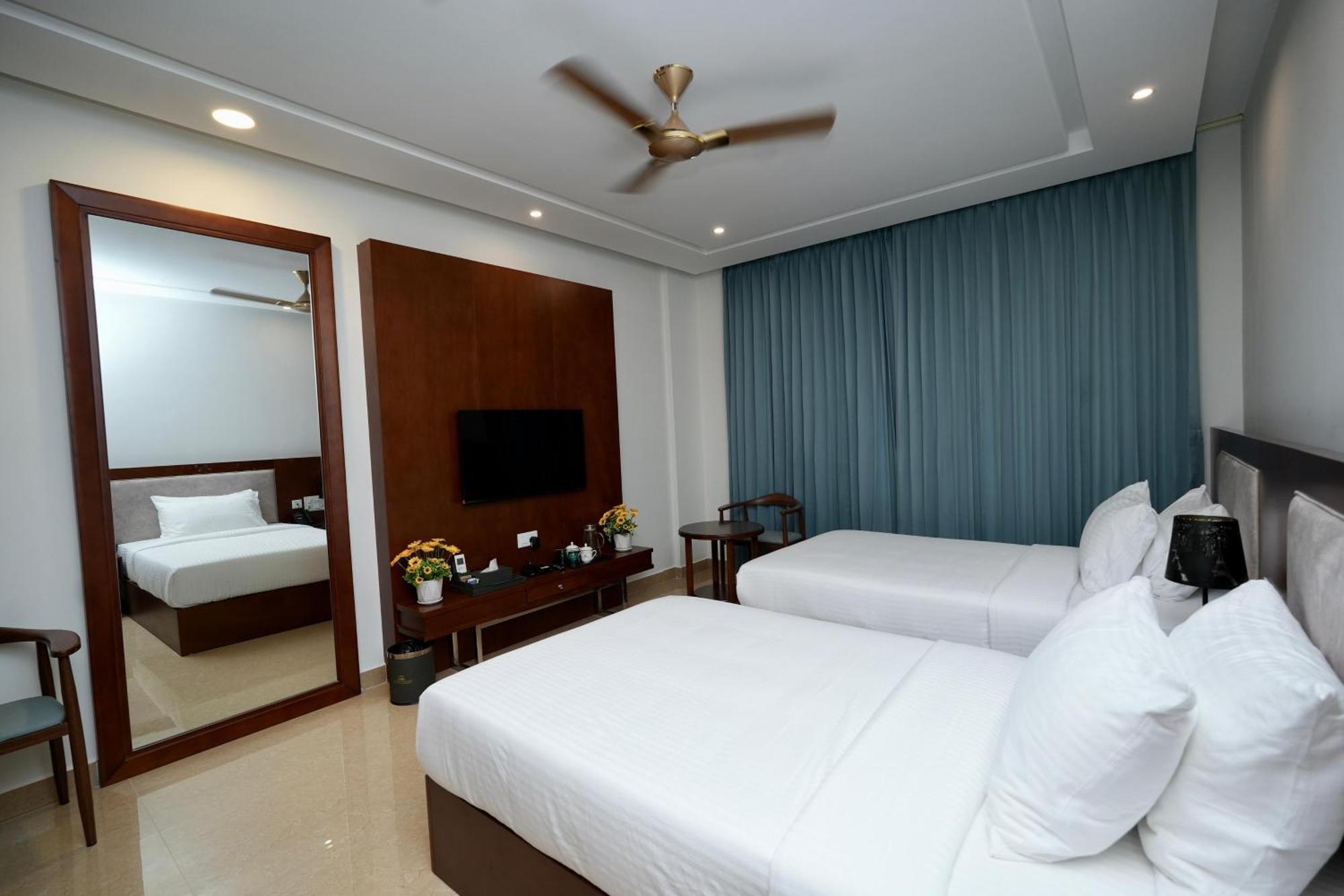 Le Royale Palace Karaikal Exterior foto
