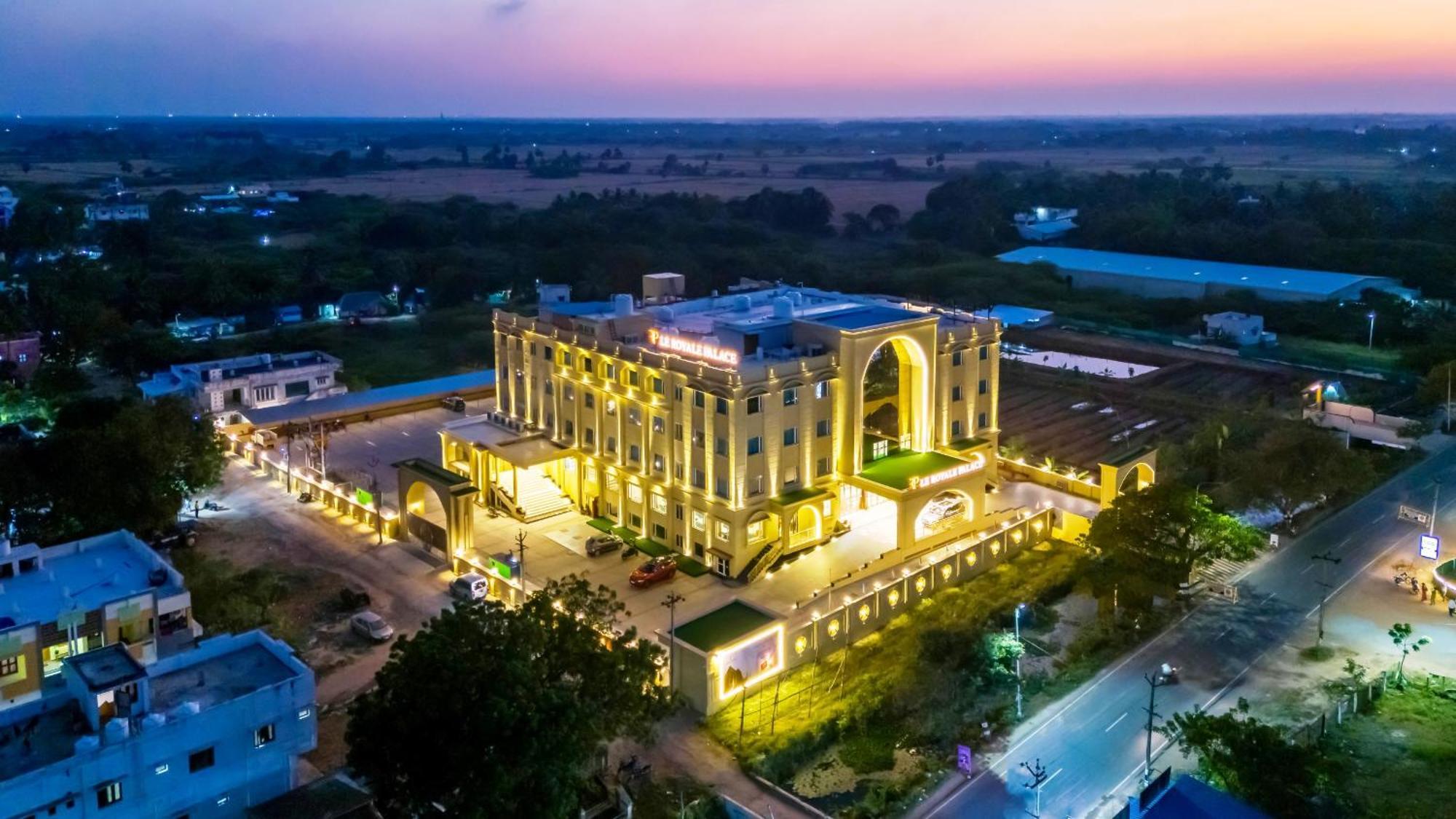 Le Royale Palace Karaikal Exterior foto